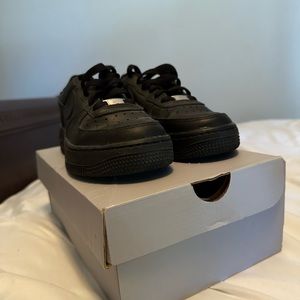 Black Air Force 1 Size 4.5